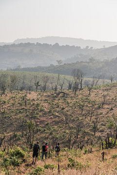 Wanderung durch eine bergige Landschaft in Westafrika | Guinea von Photolovers reisfotografie