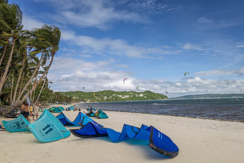 Kitesurfen auf der Insel Boracay, Philippinen