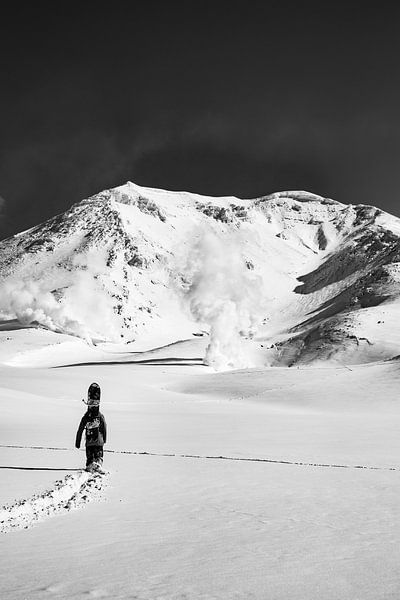 Aufstieg von Mt Asahidake, Japan 2017. Schwarz-Weiß-Fotografie von Hidde Hageman