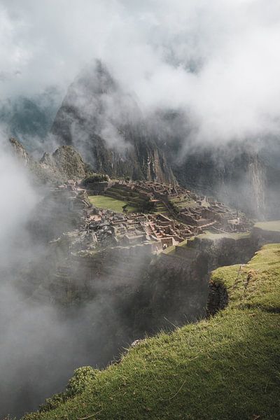 Machu Picchu by Hello Pompoyo