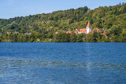 Kerk aan de Donau bij Regensburg