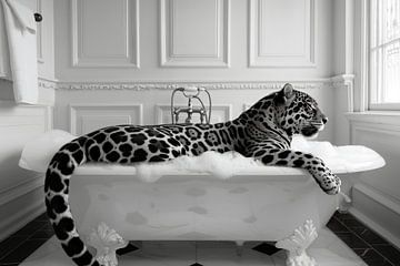 Elegant jaguar in the bathroom - an exotic bathroom picture for your WC by Felix Brönnimann