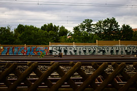 Graffiti an Bahnanlagen von Armanto Brouka