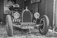 Bugatti Type 35 klassischer Rennwagen in Schwarz und Weiß