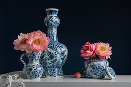 Still life delft blue with peonies by Elles Rijsdijk