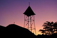 Silhouette eines Glockenturms bei Sonnenuntergang von Erwin Blekkenhorst Miniaturansicht