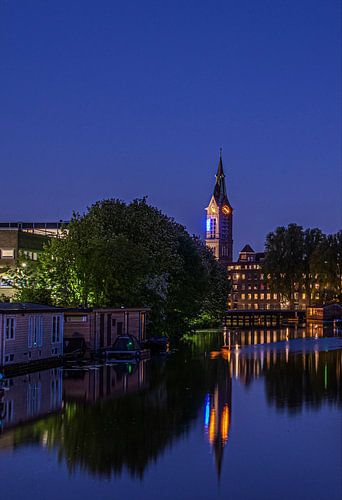 kirche vlaardingen blaue stunde reflexion lucas-kirche