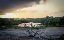 Rough picture of a sunrise at the Spaans Lagoen on Aruba by Arthur Puls Photography