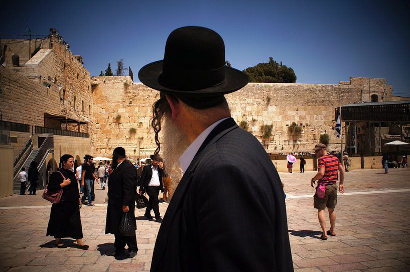 Klaagmuur (Western Wall) by Shirley Brandeis