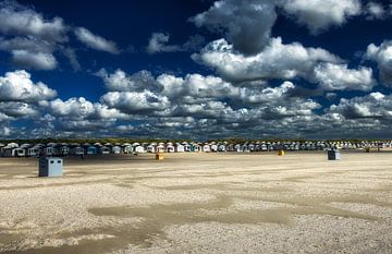 IJmuiden Beach by Ipo Reinhold