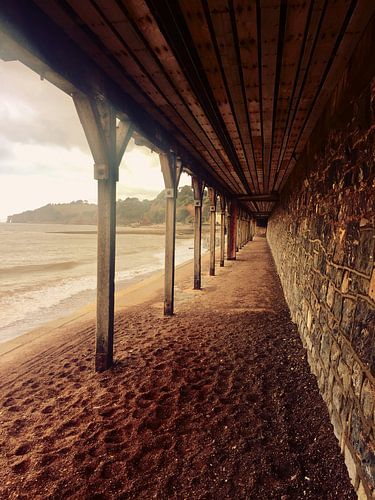 Ein wolkiger Tag am Meer