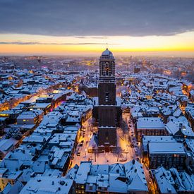 The Peperbus in Zwolle in the snow during sunrise by Bas van der Gronde