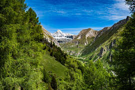 The romantic Ködnitz Valley with the Großglockner