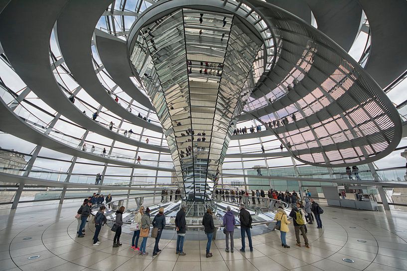 Kuppel auf dem Reichstag in Berlin von Peter Bartelings