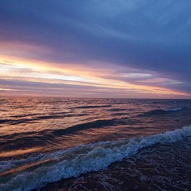 zonsondergang aan het strand van jordan blaauw