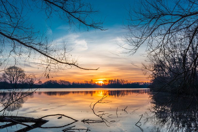 zonsopkomst vanaf de waterkant by Arjan Stunnenberg
