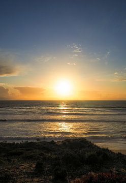La liberté au bord de l'Atlantique  Le Fishermen's Trail - des falaises dorées, une mer d'un bleu profond et des étendues sans fin.
