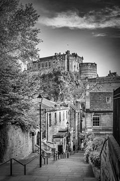 De Vennel in Edinburgh - Monochroom van Melanie Viola