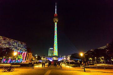 Fernsehturm Berlin mit besonderer Beleuchtung