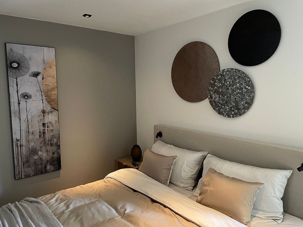 Landschaft im Mixed-Media-Stil mit goldenen Akzenten  von Studio Allee 