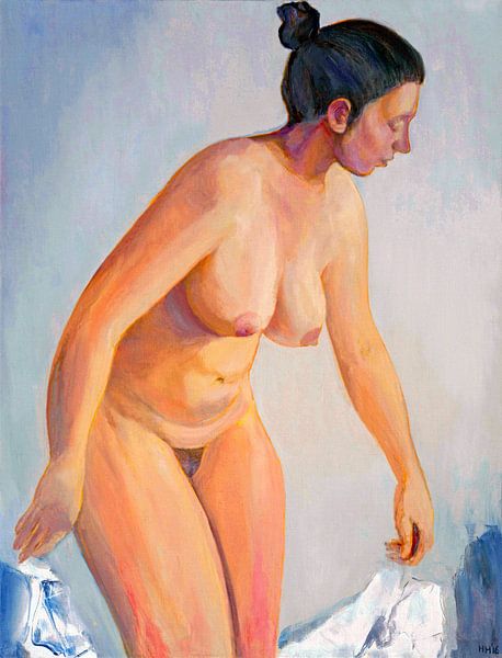 A young woman drops a white sheet covering her, Hubertine Heijermans by Atelier Liesjes