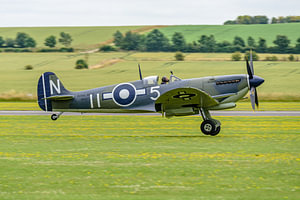 Supermarine Seafire LF.IIIC bei der Flying Legends Flugshow.