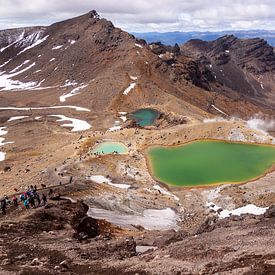 The green lakes on Mount Tongariro by Greet Thijs