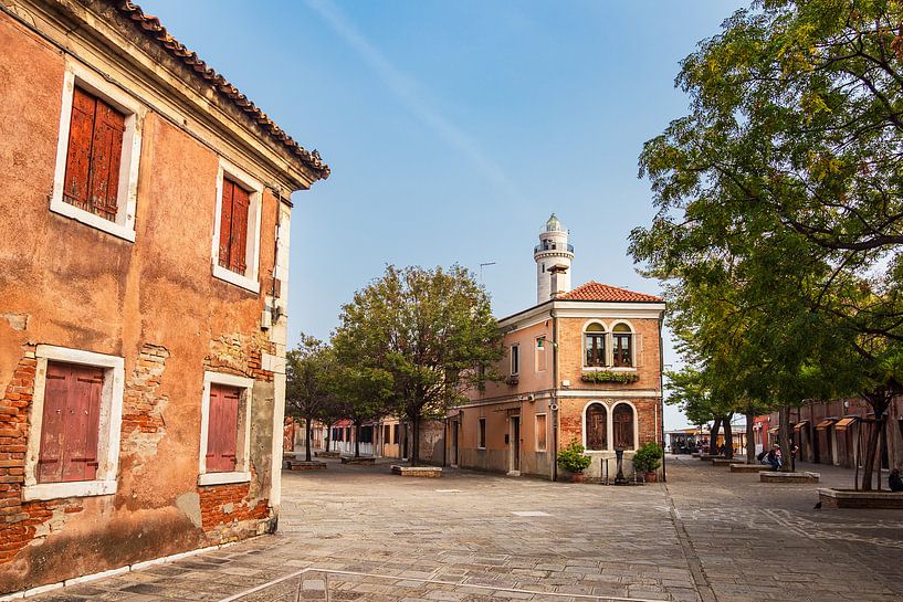 Historische gebouwen op het eiland Murano bij Venetië in Italië van Rico Ködder