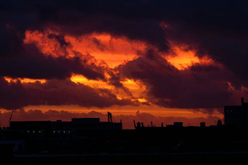 Sonnenuntergang, Rotterdam von Nynke Altenburg