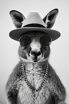 Stijlvolle kangoeroe met hoed en zonnebril, zwart-wit portret van Felix Brönnimann