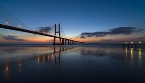 Ponte Vaco de Gama in Lissabon van Jos Pannekoek