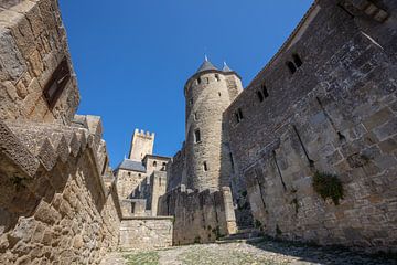 Ingang oude stad Carcassonne in Frankrijk van Joost Adriaanse