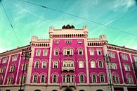 Praag Kasteel Stadscentrum met rijke kleurtonen Roze en Turqoise van Dorus Marchal thumbnail