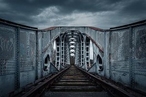 Urbex oude treinbrug van Grace Hewitt