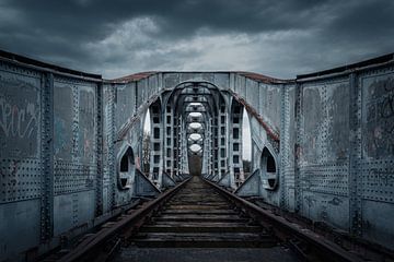 Urbex alte Eisenbahnbrücke von Grace Hewitt