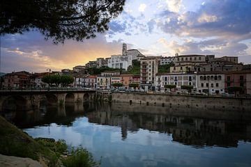 Stadspanorama van Polla, zonsondergang Italië van Fotos by Jan Wehnert