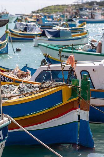 detail van een visserboot in de haven van Marsaxlokk op Malta