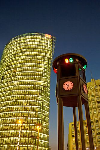 BERLIJN Potsdamer Platz glazen gevel - pp nacht