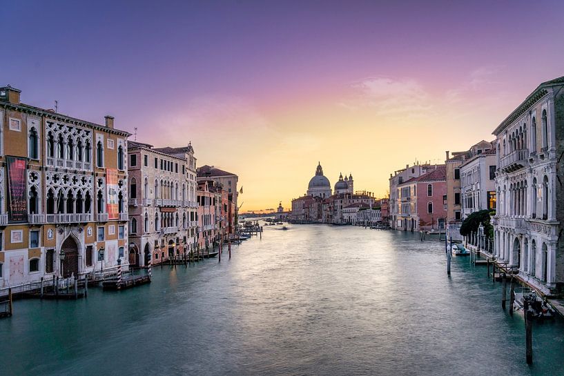 Sunset Over the Grand Canal van Rene Siebring