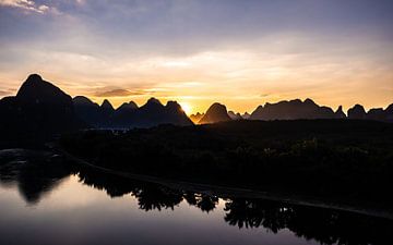 Yangshuo sunset by Stijn Cleynhens