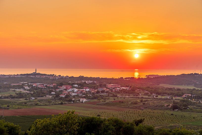 Sundown by Tom van Dutch