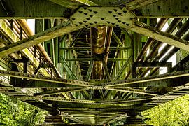 Steel struts railway bridge by Dieter Walther