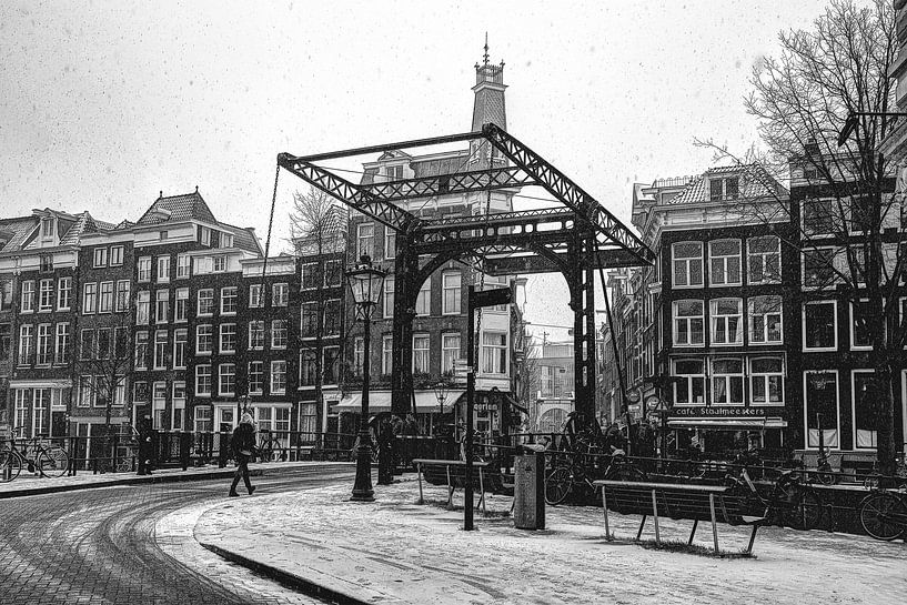 Binnenstad van Amsterdam in de Winter Zwart-Wit van Hendrik-Jan Kornelis