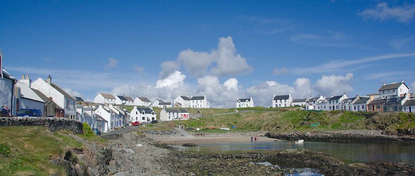 White houses on the coast by Peter Schoo - Natuur & Landschap