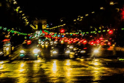 Drukke avond op de Champs-Élysées