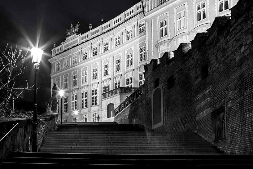 Château de Prague dans la nuit par Frank Herrmann
