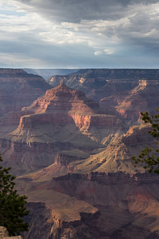 Paysage stratifié du Grand Canyon