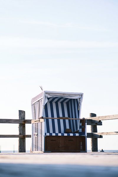 Strandstoel aan de Noordzeekust van Florian Kunde