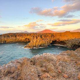 Los Hervideros op Lanzarote van Michael Valjak