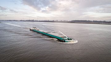 Motor freighter Challenger by Vincent van de Water